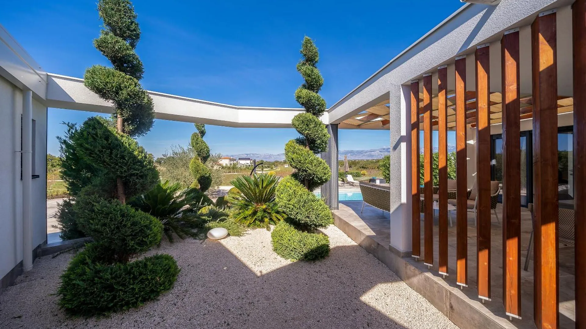 Villa Royal Green Two Nin