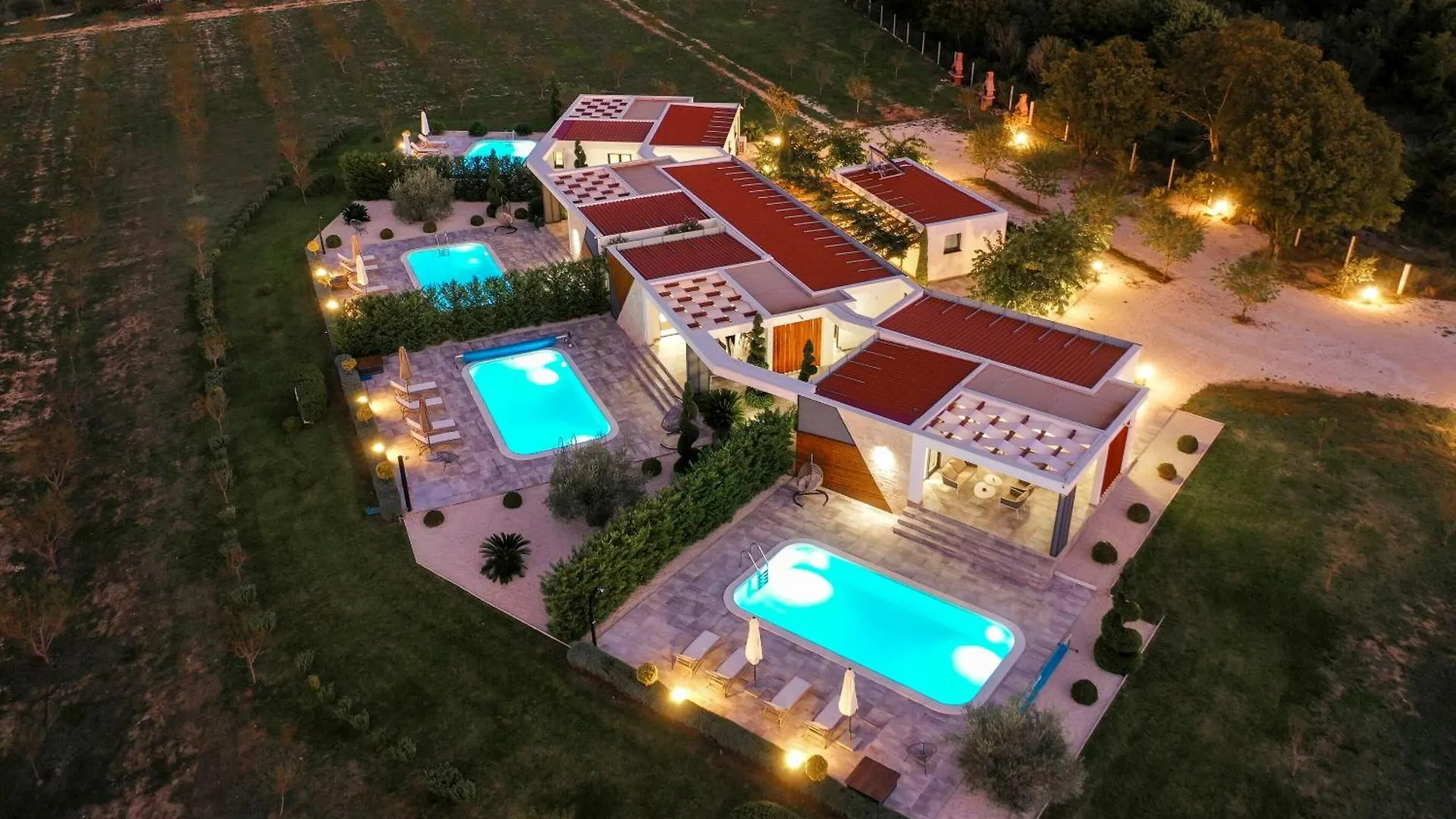 Villa Royal Green Two Nin