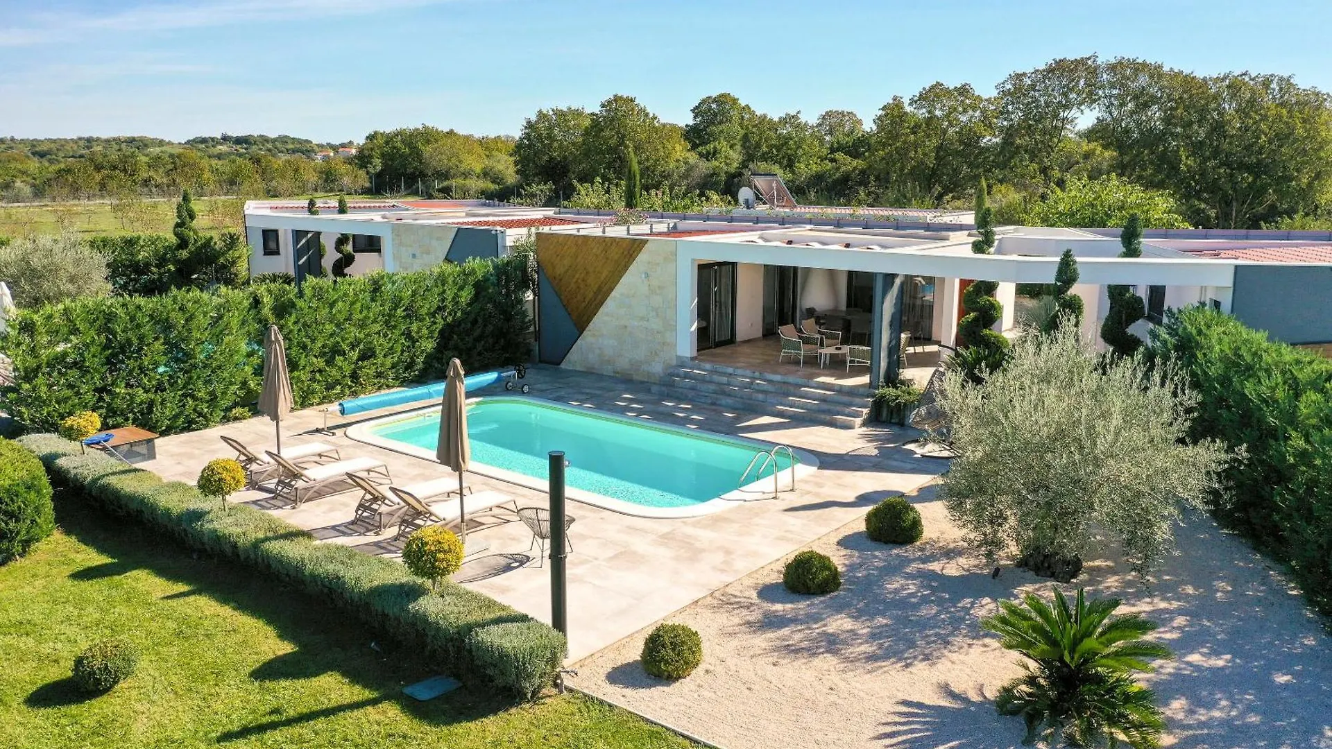 Villa Royal Green Two Nin
