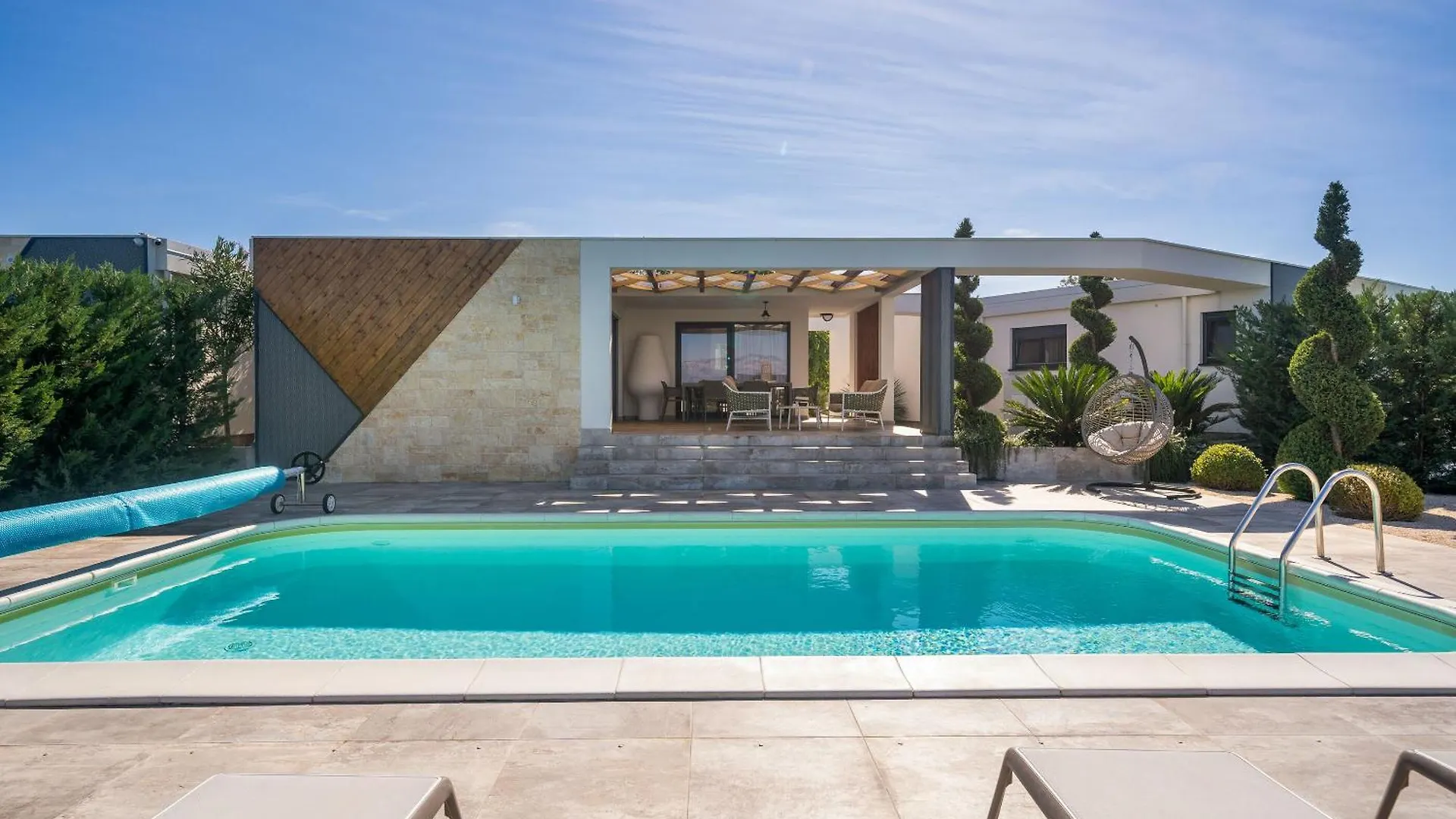 Villa Royal Green Two Nin