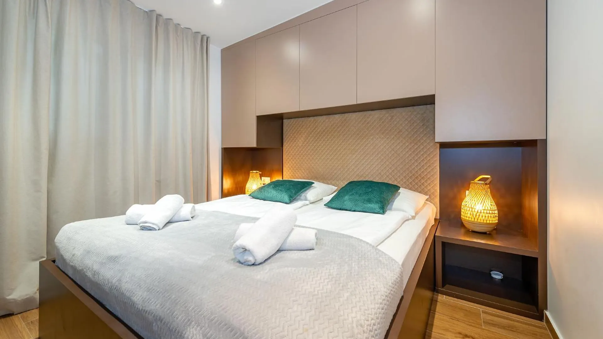 Villa Royal Green Two Nin