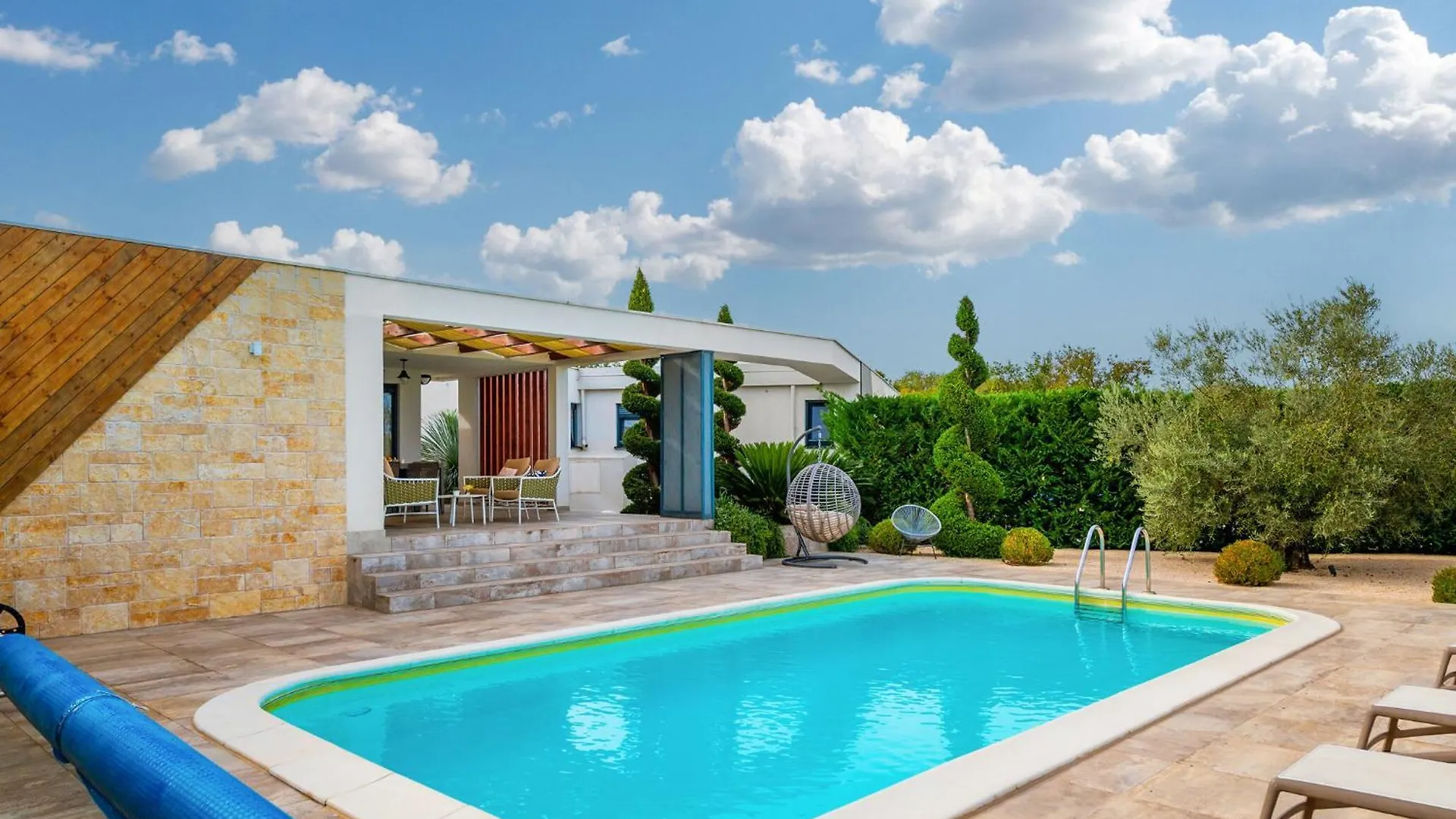 Villa Royal Green Two Nin