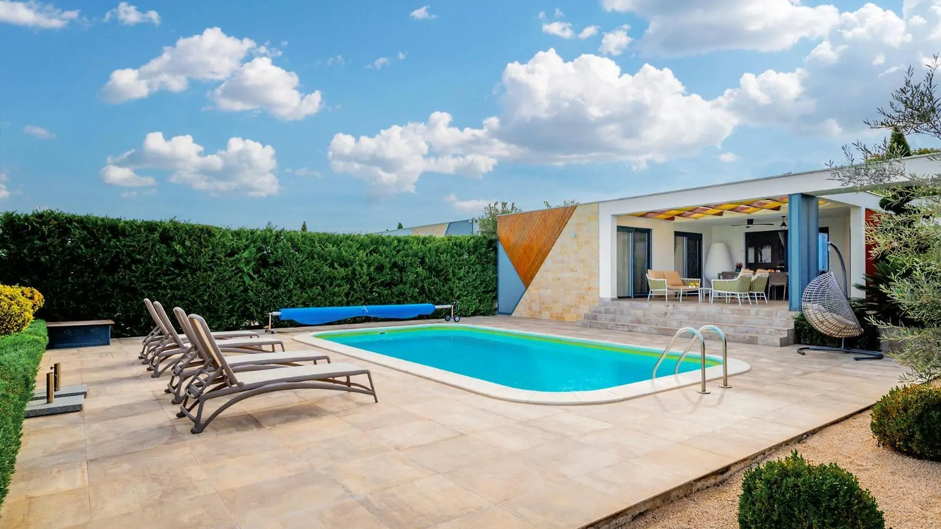 Villa Royal Green Two Nin